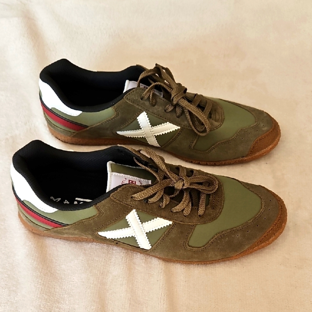 BN Men's Munich Sneakers, Green and White, Natural Rubber Sole, Size 10